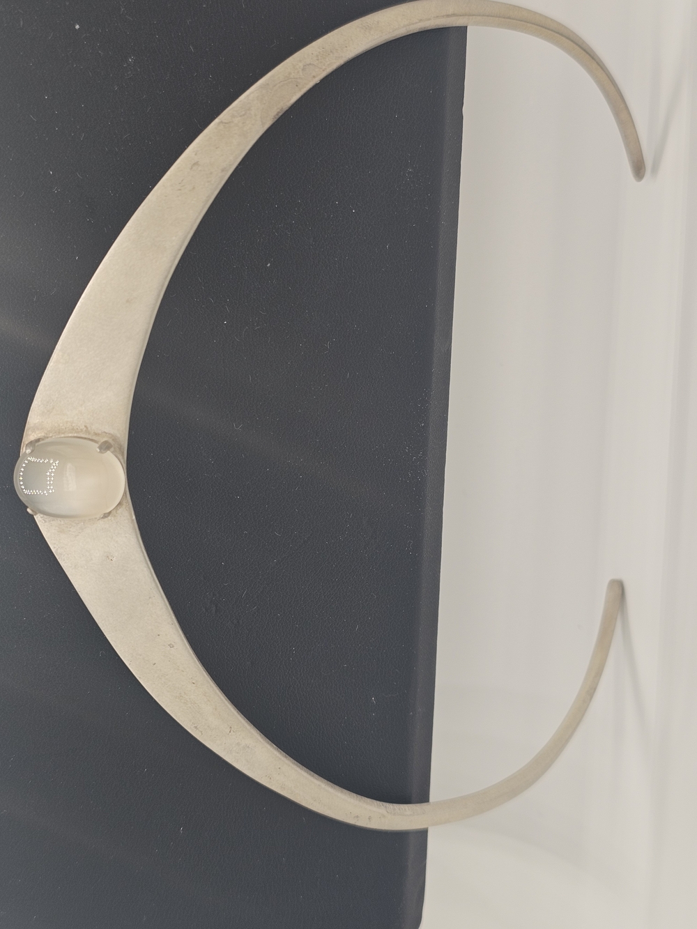 Sterling Silver Collar With Cat's Eye Moonstone - Picture 9 of 12